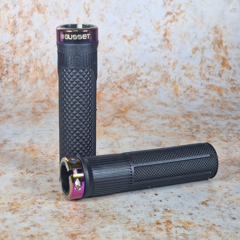 Gusset S2 Lock-On Grips Soft Black / Oil Slick