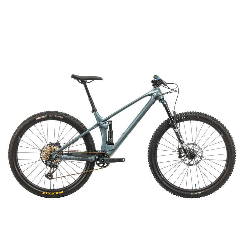 YT Izzo CORE Mountain Bike – 2022, Medium