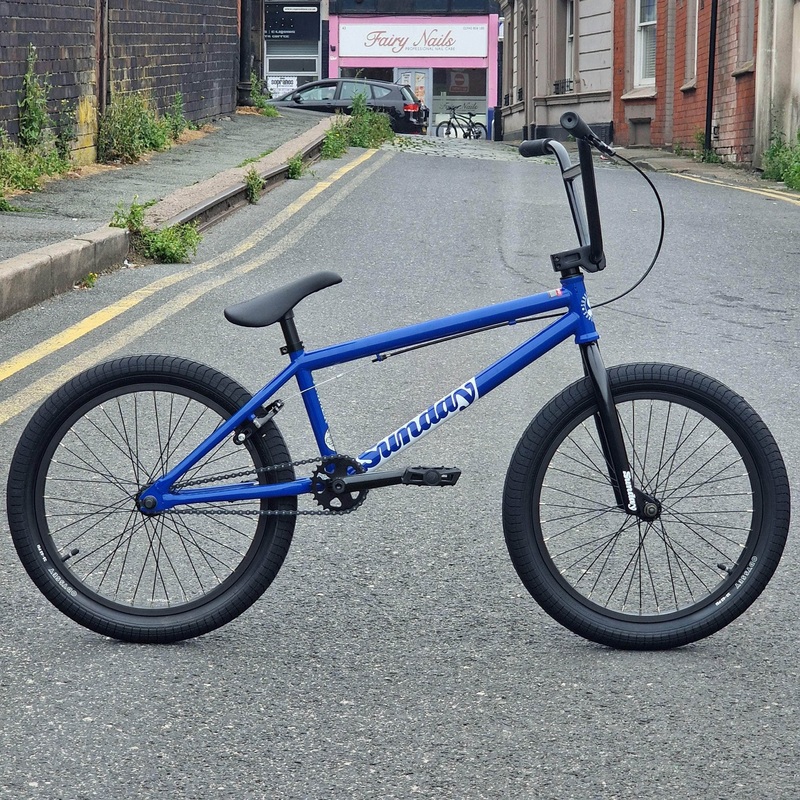 Sunday 2025 Primer 20″ TT Bike Gloss Sunday Blue