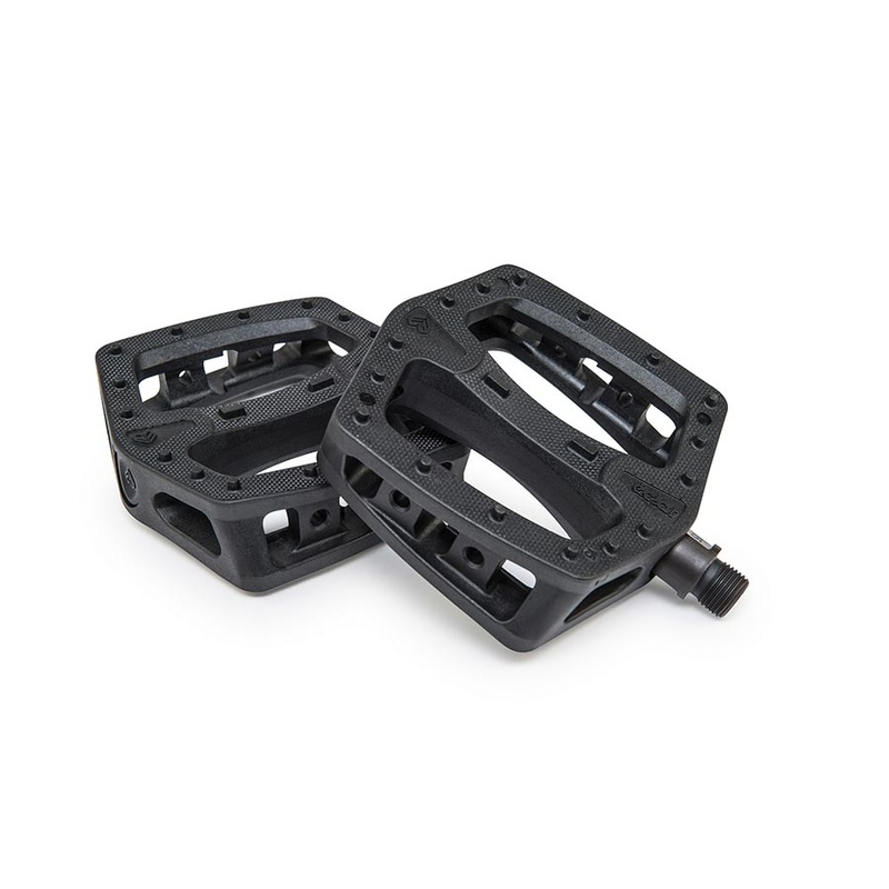 Eclat Plaza Platform Pedals Body: Nylon Spindle: Cr-Mo 9/16 Black Pair