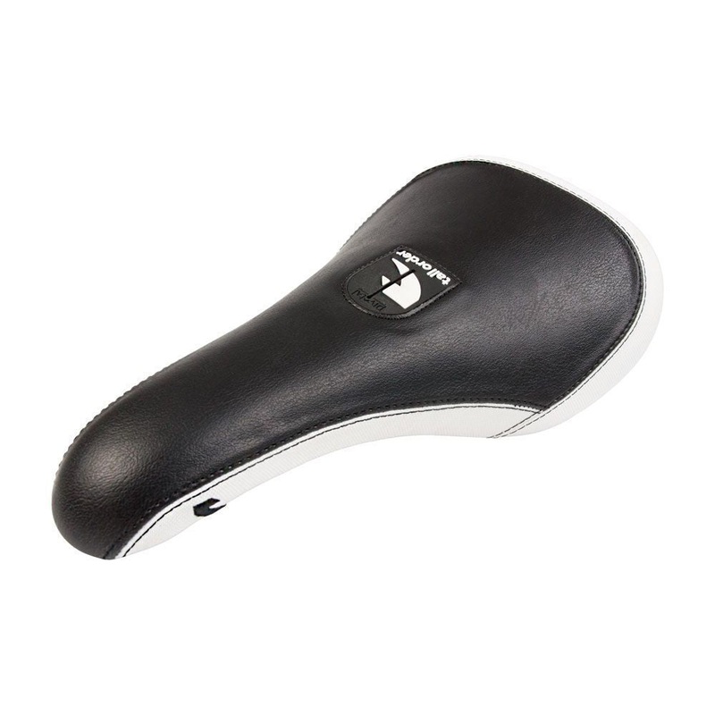 Tall Order Logo Slim Seat